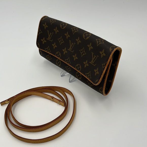 Louis Vuitton Monogram Twin Pochette with COA - Picture 6 of 17